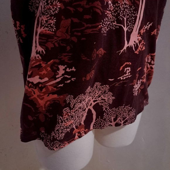 Little Moon | Red Fitted Short Sleeve Tee - Picture 3 of 8